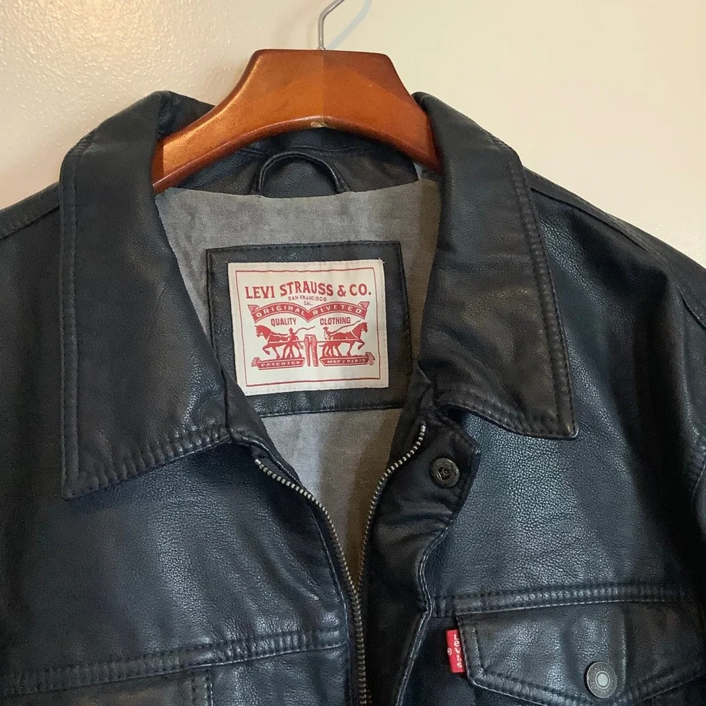 Levis Mens Faux Leather Trucker Jacket Black Full Zip XXL Extra Large Regular